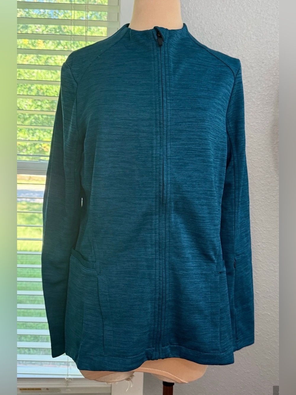 Medelita | Ionic Heathered Solid Scrub Jacket | Heathered Teal | Size Small